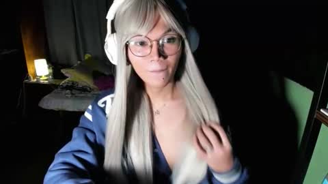 Chelliane online show from 10-26-25, 03:12