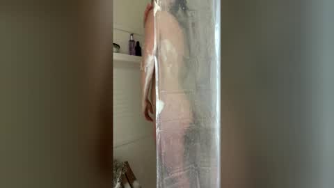 esimaralda online show from 04-18-26, 02:21