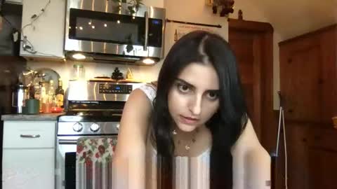 esimaralda online show from 04-22-26, 07:26