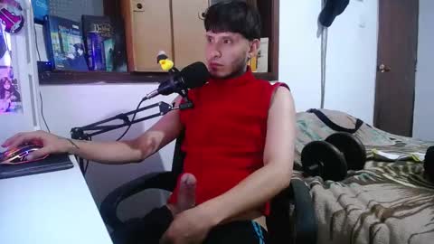 Snapshot of esjrobles chatting on 12-21-24, 07:45 Esteban online show from 12-21-24, 07:45