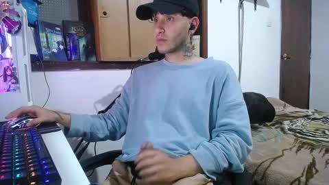 Snapshot of esjrobles chatting on 12-23-24, 09:05 Esteban online show from 12-23-24, 09:05