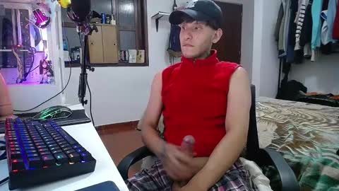 Snapshot of esjrobles chatting on 01-19-25, 08:18 Esteban online show from 01-19-25, 08:18