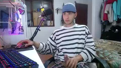 Snapshot of esjrobles chatting on 01-23-25, 06:39 Esteban online show from 01-23-25, 06:39