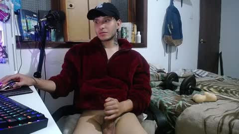 Snapshot of esjrobles chatting on 02-05-25, 05:09 Esteban online show from 02-05-25, 05:09