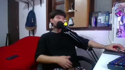 Snapshot of esjrobles chatting on 02-21-25, 04:05 Esteban online show from 02-21-25, 04:05