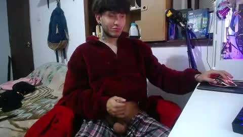 Snapshot of esjrobles chatting on 02-23-25, 09:26 Esteban online show from 02-23-25, 09:26