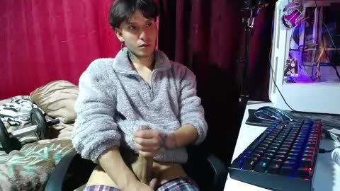 Snapshot of esjrobles chatting on 03-12-25, 08:19 Esteban online show from 03-12-25, 08:19