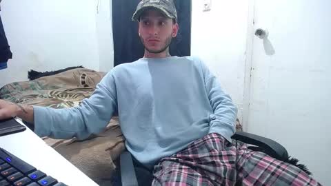 Snapshot of esjrobles chatting on 09-27-25, 05:40 Esteban online show from 09-27-25, 05:40