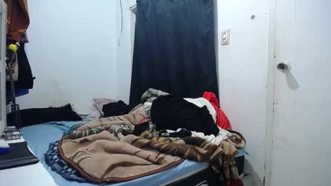 Snapshot of esjrobles chatting on 09-29-25, 12:32 Esteban online show from 09-29-25, 12:32