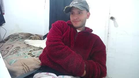 Snapshot of esjrobles chatting on 10-17-25, 04:53 Esteban online show from 10-17-25, 04:53