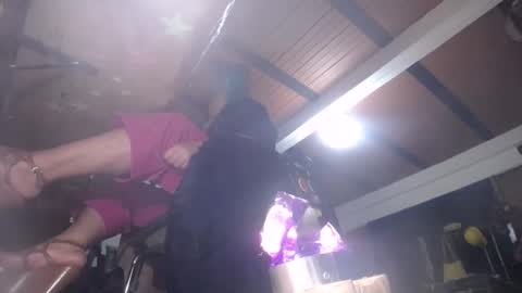 Snapshot of eskelaswd chatting on 02-26-25, 02:15 Eskela911 online show from 02-26-25, 02:15