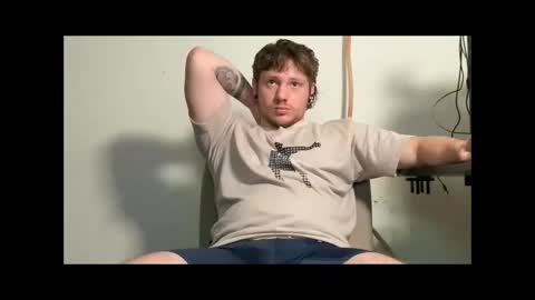 Snapshot of eskol212 chatting on 12-15-25, 12:26 eskol212 online show from 12-15-25, 12:26