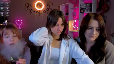 esma_shine online show from 09-15-25, 07:36