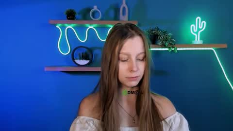 Snapshot of esme_moore_ chatting on 10-09-25, 08:45 esme_moore_ online show from 10-09-25, 08:45