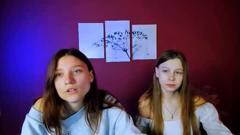 Snapshot of esme_moore_ chatting on 10-21-25, 08:37 esme_moore_ online show from 10-21-25, 08:37