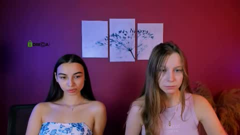 Snapshot of esme_moore_ chatting on 10-28-25, 09:35 esme_moore_ online show from 10-28-25, 09:35