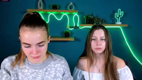 Snapshot of esme_moore_ chatting on 11-19-25, 09:53 esme_moore_ online show from 11-19-25, 09:53