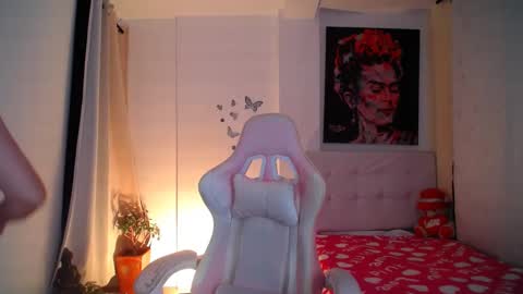 Esmeralda online show from 01-08-25, 01:32