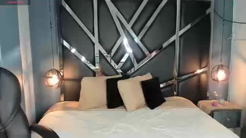 Esmeralda online show from 03-12-26, 07:53