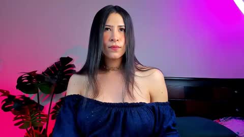 K E Y R A  independent model  online show from 02-10-25, 02:52