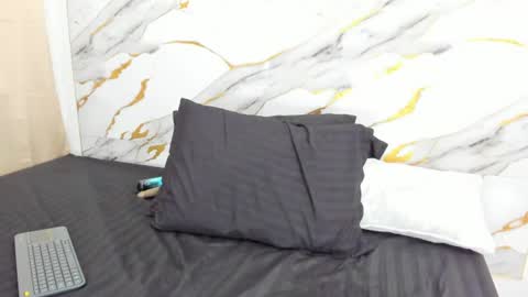 Snapshot of esmeralda_jenn11 chatting on 07-16-26, 06:14 Esmeralda online show from 07-16-26, 06:14