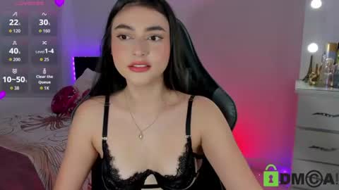Snapshot of esmeralda_le chatting on 06-12-26, 12:26 Esmeralda online show from 06-12-26, 12:26