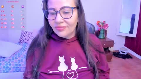 esme online show from 10-19-25, 02:40