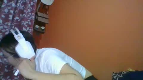 Snapshot of esmeralda_tp chatting on 04-01-26, 02:45 esmeralda_tp online show from 04-01-26, 02:45