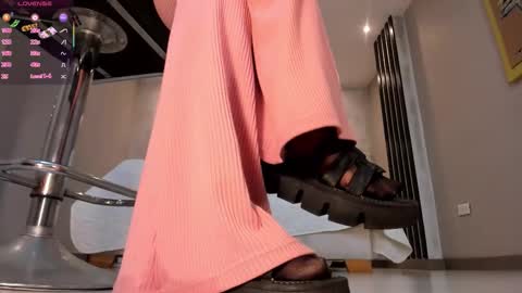 Esmeralda Grace  online show from 11-28-25, 04:15