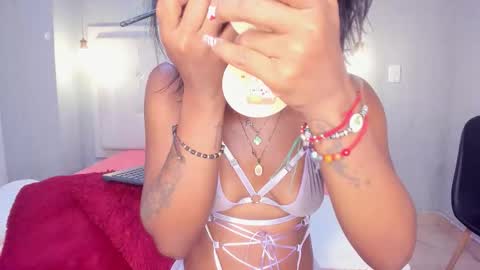 esmeraldanyx online show from 12-16-25, 09:09