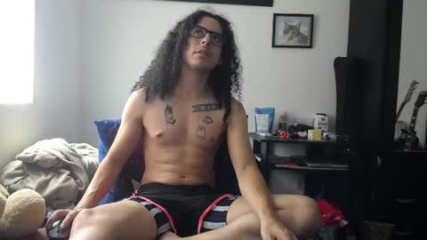 Esnider online show from 07-05-26, 04:47
