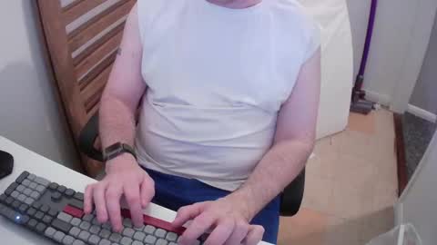 Snapshot of essex_wild chatting on 05-08-26, 07:41 Morph online show from 05-08-26, 07:41