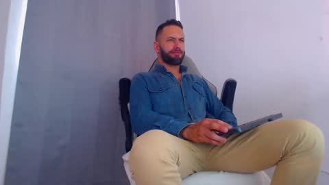 esteban online show from 01-31-25, 05:10