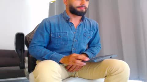 esteban online show from 11-12-25, 04:51