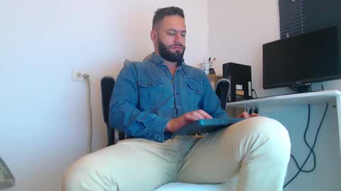 Snapshot of esteban7984068 chatting on 02-17-26, 12:45 esteban online show from 02-17-26, 12:45