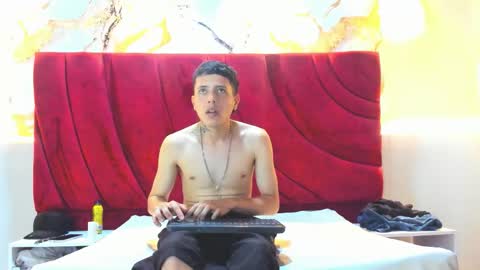 Snapshot of esteban_2102 chatting on 01-05-26, 07:28 ESTEBAN online show from 01-05-26, 07:28