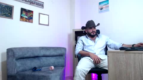 Esteban Fernandez online show from 04-18-26, 06:39