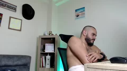 Esteban Fernandez online show from 06-15-26, 09:22