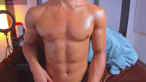 Snapshot of esteban_stud chatting on 12-20-24, 01:25 ESTEBAN online show from 12-20-24, 01:25