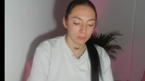 Snapshot of estefa1 chatting on 12-23-25, 05:16 estefa1 online show from 12-23-25, 05:16