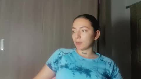 Snapshot of estefa1 chatting on 01-08-26, 04:15 estefa1 online show from 01-08-26, 04:15