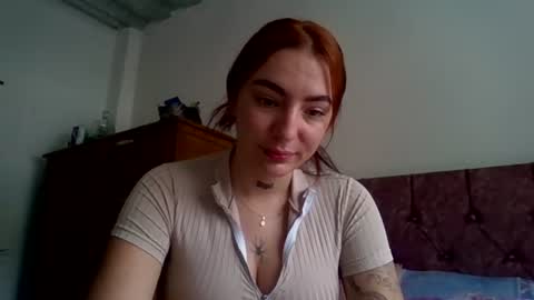 Snapshot of estefa1 chatting on 06-30-26, 05:25 estefa1 online show from 06-30-26, 05:25