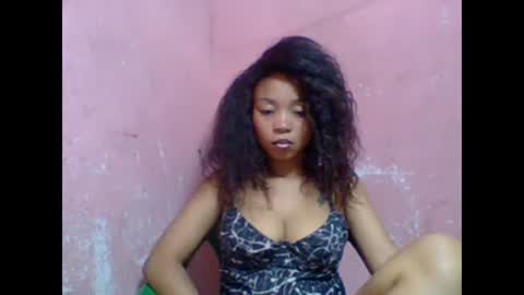 estelah20 online show from 11-11-25, 05:51