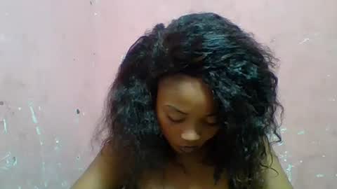 estelah20 online show from 11-20-25, 07:52