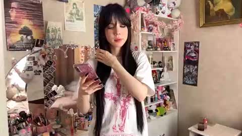 Snapshot of estellezdebski chatting on 06-27-26, 12:22 estellezdebski online show from 06-27-26, 12:22