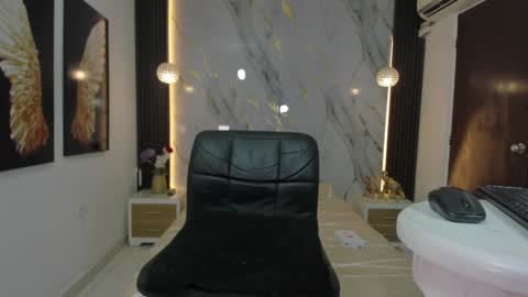 Snapshot of estephany_doll chatting on 12-17-24, 12:45 Estephany online show from 12-17-24, 12:45