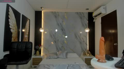 Snapshot of estephany_doll chatting on 01-17-25, 01:56 Estephany online show from 01-17-25, 01:56