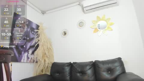 Snapshot of estephany_doll chatting on 12-13-25, 10:59 Estephany online show from 12-13-25, 10:59