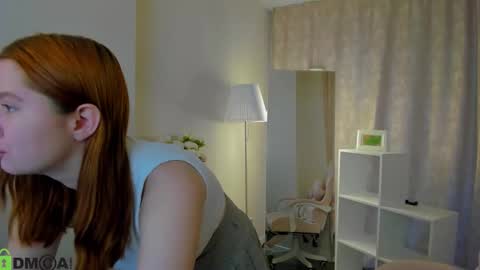 Snapshot of ester_rabin chatting on 09-09-25, 12:54 Ester online show from 09-09-25, 12:54