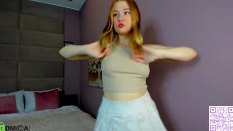 Snapshot of ester_rabin chatting on 09-17-25, 12:56 Ester online show from 09-17-25, 12:56